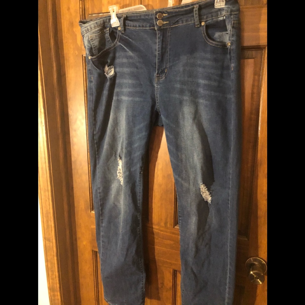 Skinny distressed jeans